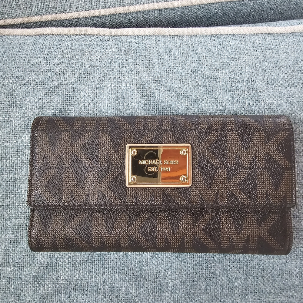 Michael Kors tri fold wallet